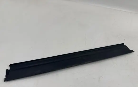 BMW 5 E39 Other trunk/boot trim element 8220945