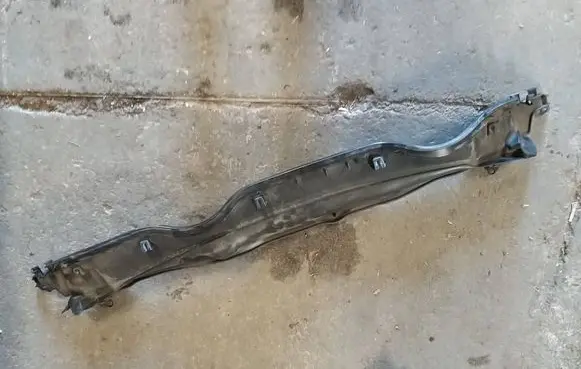Ford Fiesta Wiper trim L1BB01628A