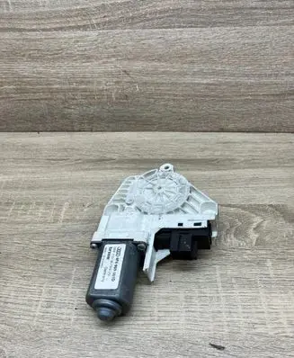 Audi A6 S6 C6 4F Front door window regulator motor 4F0959801D 1101997009201