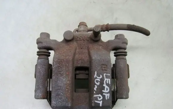 Nissan Leaf II (ZE1) Rear brake caliper