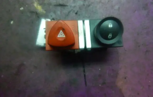 Renault Megane II Hazard light switch 8200095493