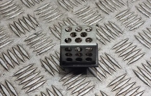 Coolant fan relay