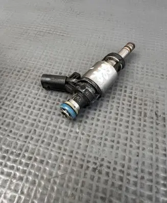 Audi A4 S4 B8 8K Fuel injector 06H906036G
