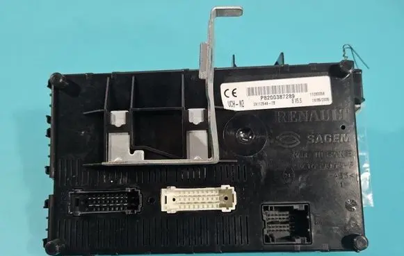 Renault Clio II Central body control module P8200387289 IMPRK1597512