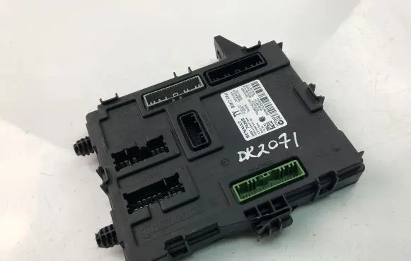 Renault Megane III Fuse box set 284B17439R
