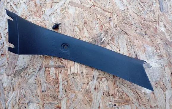BMW 1 E81 E87 Loading door glass trim molding 7074687