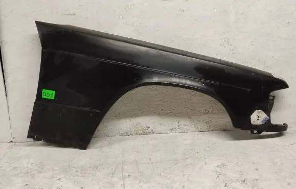 Mercedes-Benz 190 W201 Fender