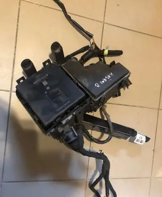Nissan Qashqai Fuse box set 284B75NA2A