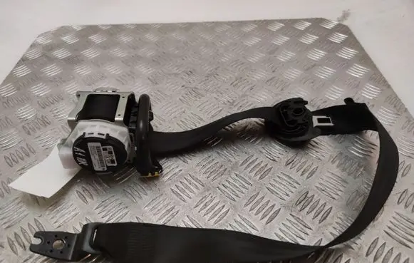 Audi A1 Front seatbelt 82G857706