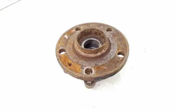 Volkswagen PASSAT B6 Front wheel hub