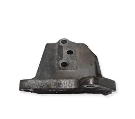 Nissan X-Trail T30 Engine mounting bracket