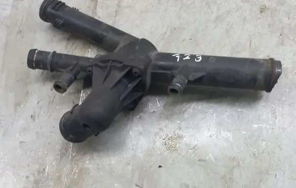 Volkswagen Touareg II Thermostat/thermostat housing 03H121026G