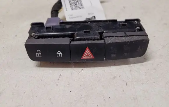 Opel Insignia A Hazard light switch 13324594