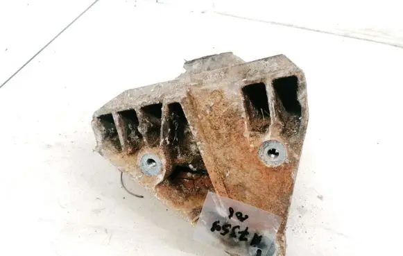 Audi A6 S6 C4 4A Engine mounting bracket