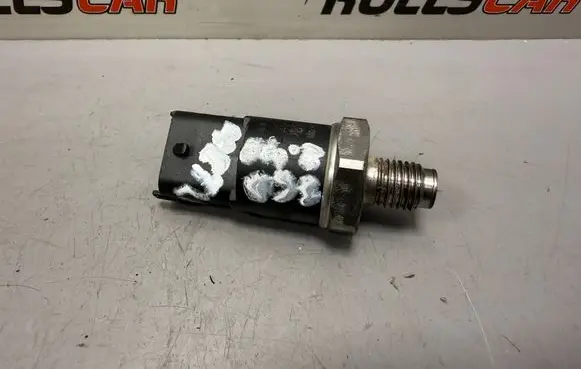 Volvo S60 Fuel pressure sensor 281002527
