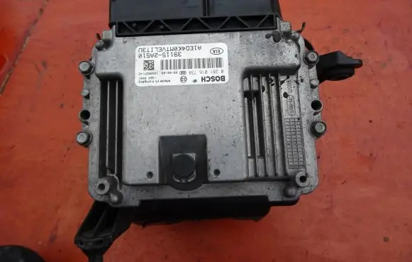 KIA Ceed Engine control unit/module 39115-2A510