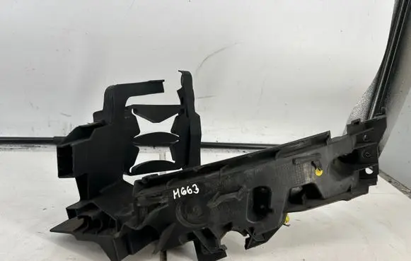 Audi Q5 SQ5 8R Headlight/headlamp mounting bracket 8R0805607 2003669