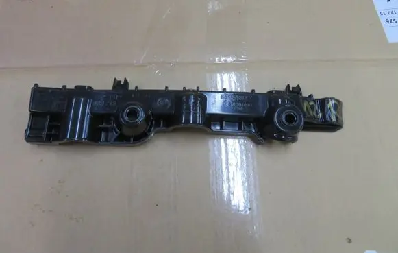 Renault Trafic III (X82) Front bumper mounting bracket 631438106R