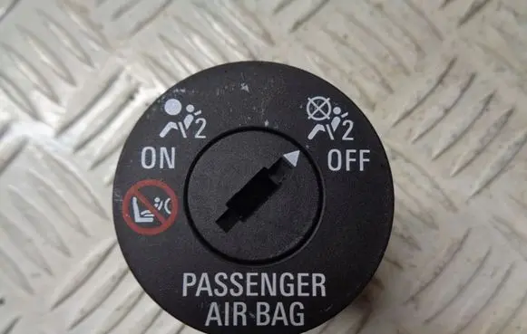 Opel Meriva B Passenger airbag on/off switch 13577258