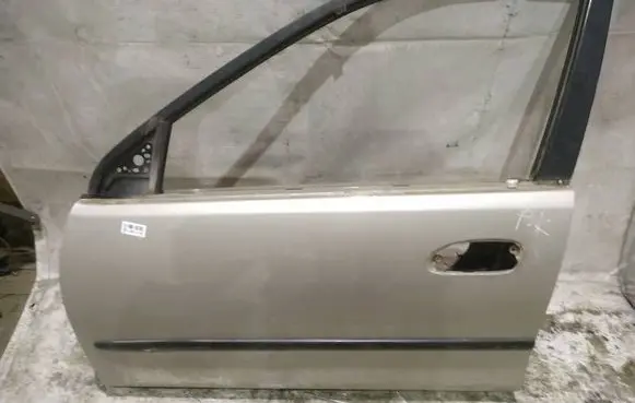 Mazda 323 Front door RUDOS