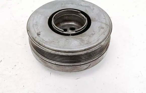 BMW 4 F36 Gran coupe Crankshaft pulley 8638446