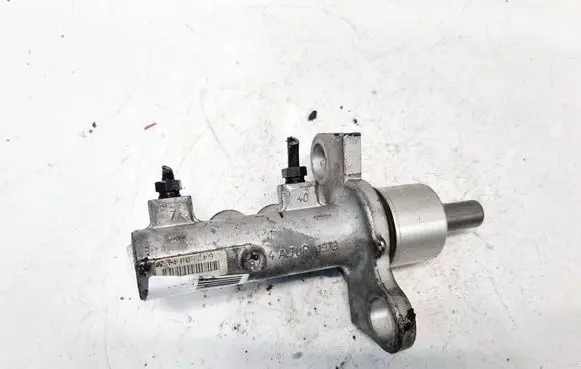 Audi A4 S4 B5 8D Master brake cylinder