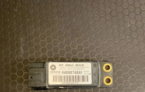 Chrysler Grand Voyager IV Airbag deployment crash/impact sensor 04686748AF TDS0401A1373 5WY70120