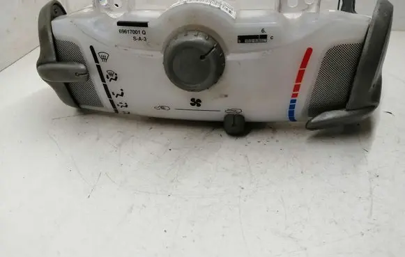 Toyota Aygo AB10 Climate control unit 559000H020 13061010 69610001