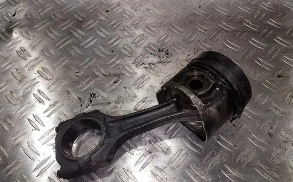 Renault Laguna I Piston with connecting rod