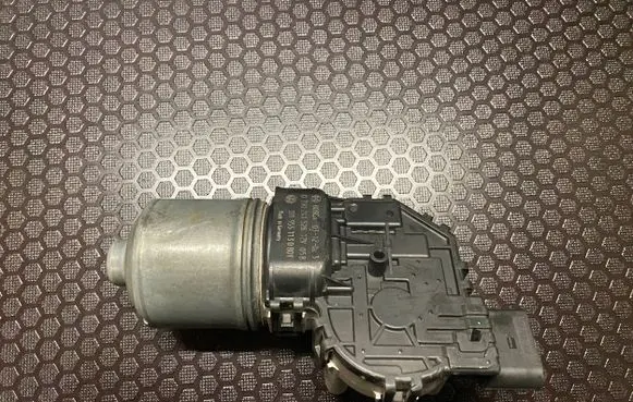 Volkswagen PASSAT B5.5 Wiper motor 3B1955113D 0390241528