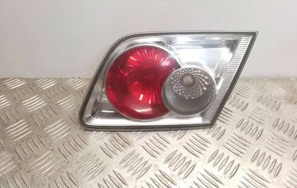 Tailgate rear/tail lights