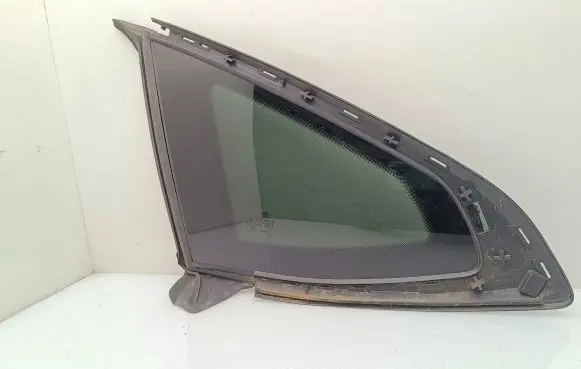 BMW 4 G22 G23 G24 G26 Rear side window 7482995 7482993