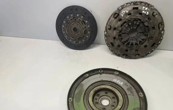 Ford Mondeo Mk III Clutch set kit 6G917550A2B 3S716477MA