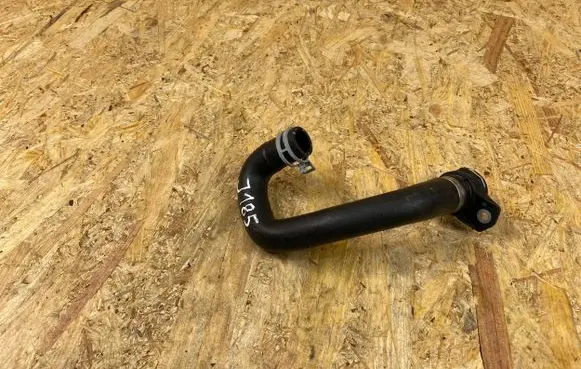 Volvo C40 Engine coolant pipe/hose 32138734