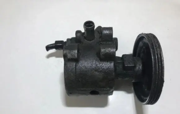 Renault 19 Power steering pump 7846075