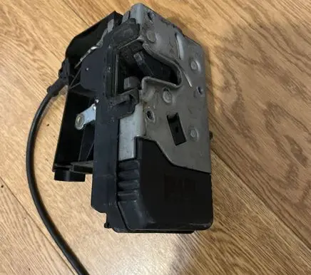 Renault Trafic II (X83) Front door lock 8200008246 91166237