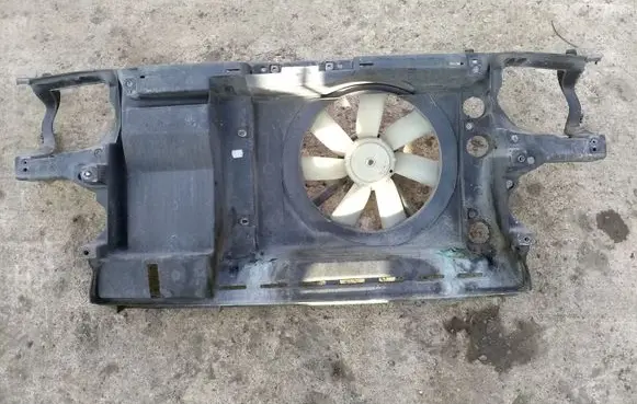 Volkswagen Golf III Radiator support slam panel