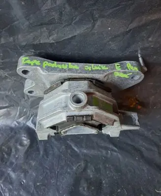 Peugeot 208 I Engine 9826533880