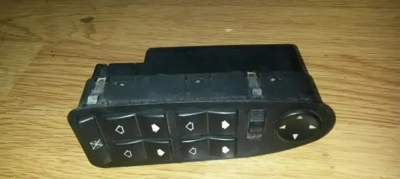 BMW 5 E39 Electric window control switch 61318368986