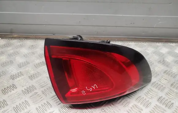 Chrysler Pacifica Rear/tail lights P68229027AB