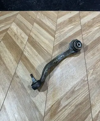Mercedes-Benz E W212 Front lower control arm/wishbone 