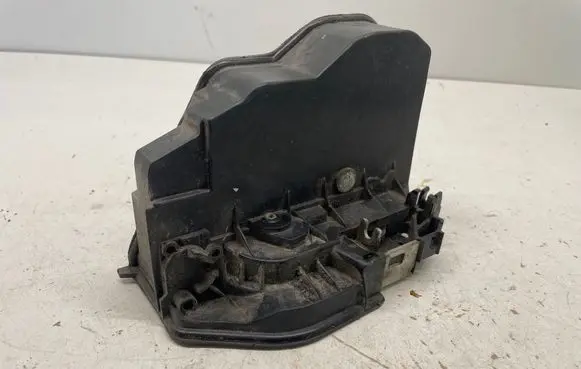 BMW 5 E60 E61 Front door lock 7154628