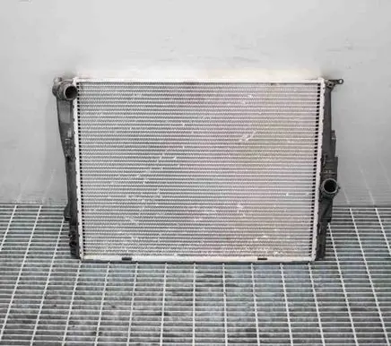 BMW X1 E84 Coolant radiator 7581637