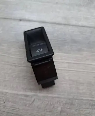 Volkswagen Jetta VI Tailgate opening switch 1Y1959527A