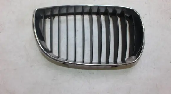 BMW 3 E90 E91 Front bumper upper radiator grill 7077130