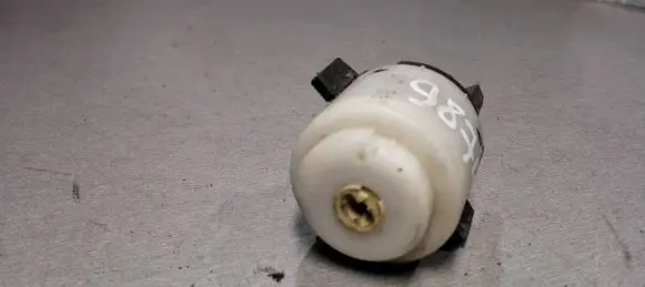 Volkswagen PASSAT B5.5 Ignition lock contact 4B0905849