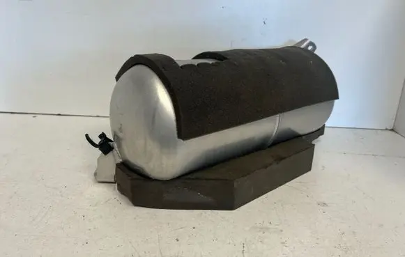 Audi Q7 4L Air suspension tank/reservoir 4L0863895A