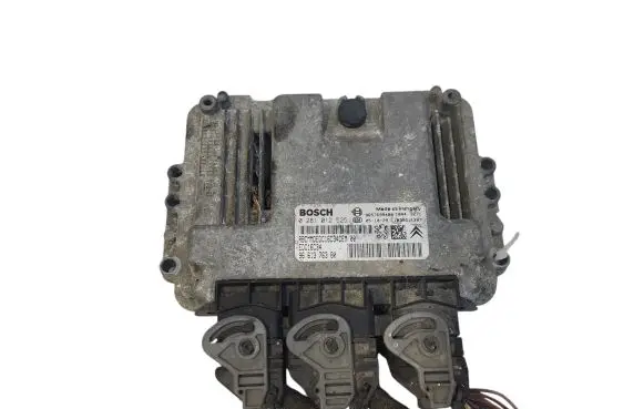 Peugeot 206 Engine control unit/module 0281012525 9657699480 1039S11207
