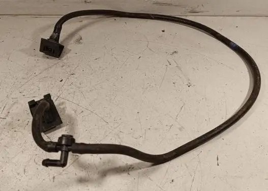Nissan Qashqai+2 Windshield washer fluid hose 