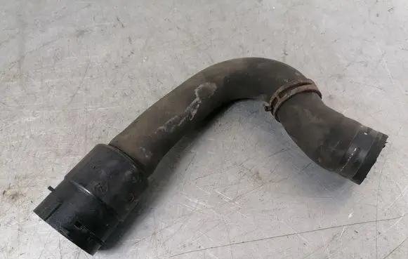 Audi A4 S4 B7 8E 8H Engine coolant pipe/hose 8E0121101AA